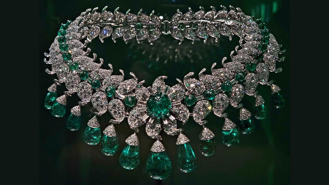 1949 emerald necklace created for an Indian royal commission, featuring emeralds and diamonds by Van Cleef & Arpels.